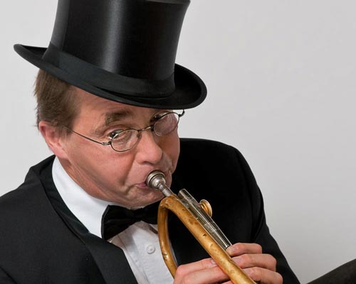 Wilfried vom Ammersee als Karl Valentin mit Trompete