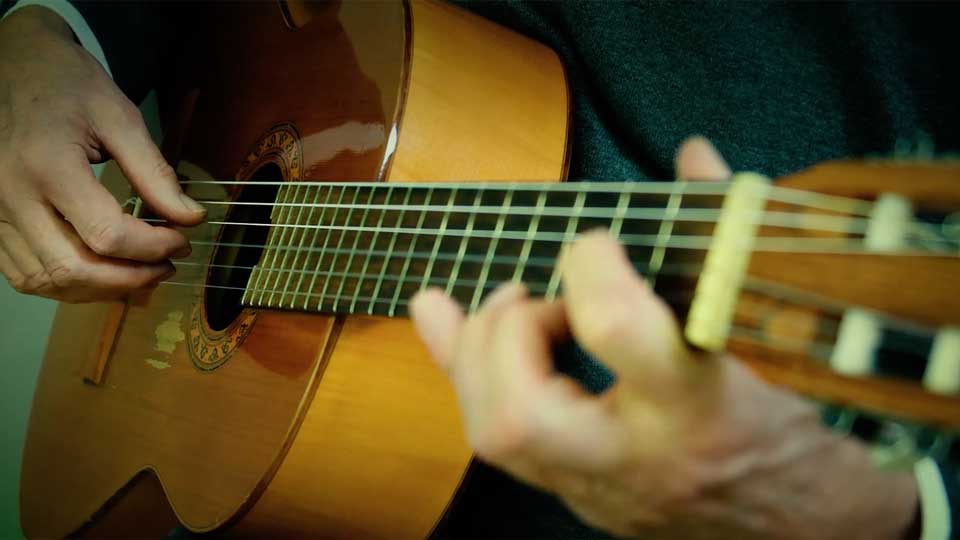 wilfried-vom-ammersee-gitarre-960